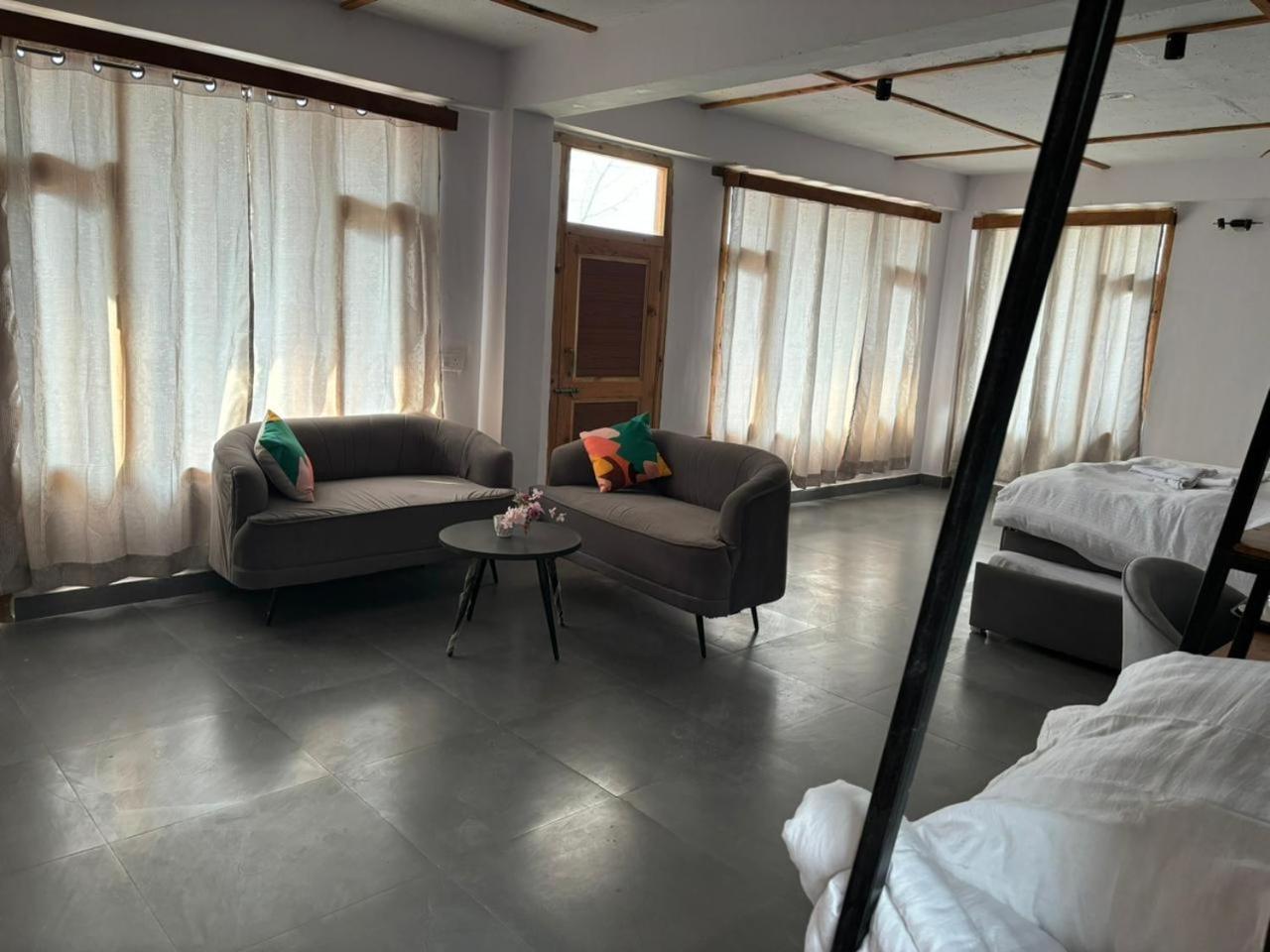 Hotel Peppy Nomads Luxuria Jibhi Exteriér fotografie