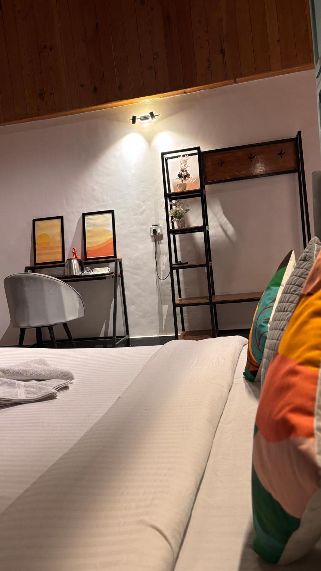 Hotel Peppy Nomads Luxuria Jibhi Exteriér fotografie
